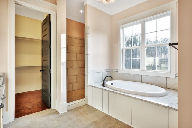 Colonial White Tub Deck